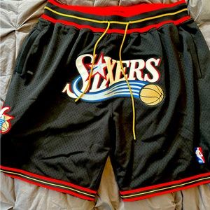 Just Don Mitchell & Ness Philadelphia 76ers Shorts XL